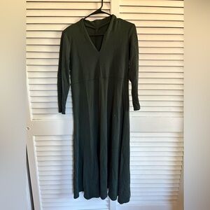 100% wool dress size M